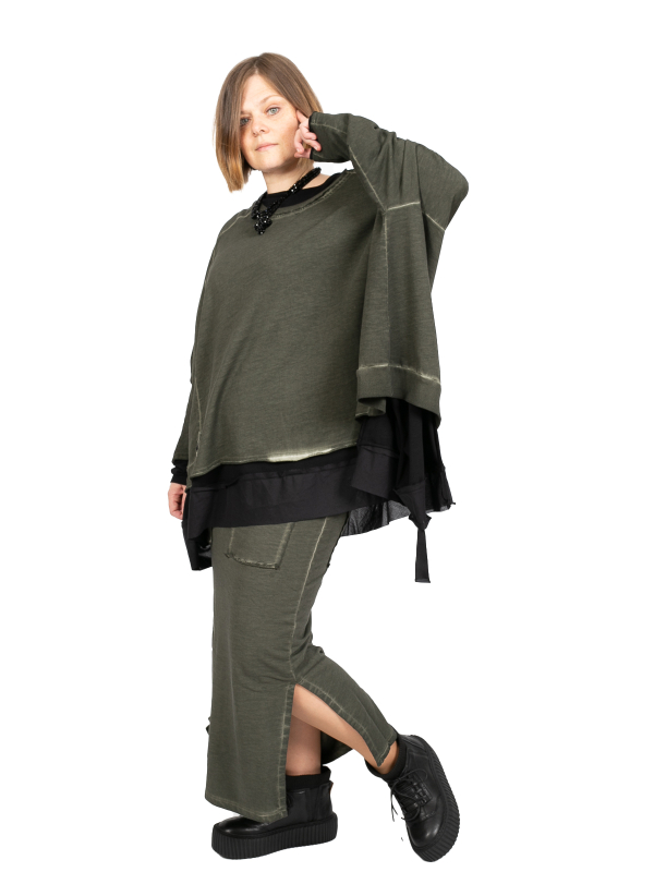 Pluslavie (Plü) - weiter kurzer Pullover - Wide Short Sweat Olive